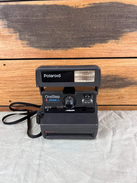 Polaroid One Step Close Up 600 Built-In Flash Viewfinder Film Instant Camera