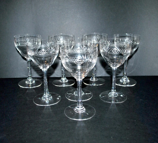 Série de 8 verres à vin ancien en cristal gravé ART DECO Frise de Laurier 13.5cm