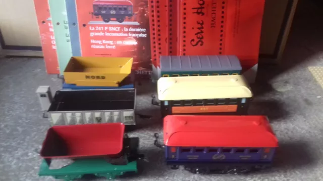 HORNBY  HACHETTE LOT 6 WAGONS  Marchandises TRAIN Ech 0 (lot2)