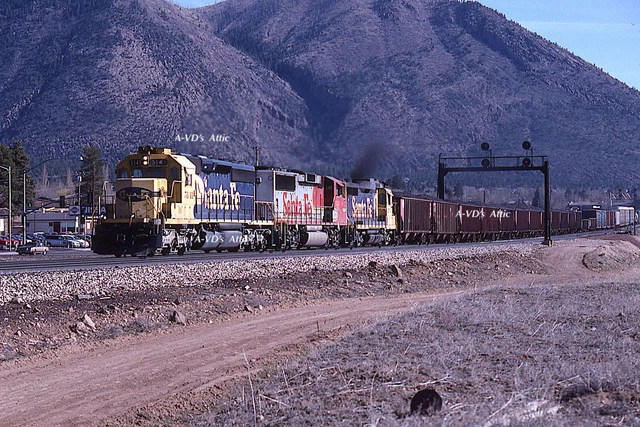 BIN  Orig slide AT&SF Santa Fe EMD  SD40-2 5141 + action Flagstaff AZ 1994