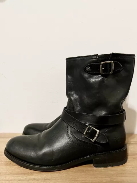 Frye Jayden Cross Engineer Moto Boots Womens Size 9.5 Black Leather Buckle Strap
