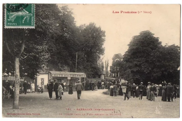 CPA 31 - BARBAZAN (Haute Garonne) - 731. La Foule dans le Parc devant la Buvette