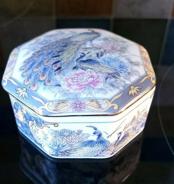 Trinket Box Octagonal shape, Peacock design Excellent condition, Great gift idea