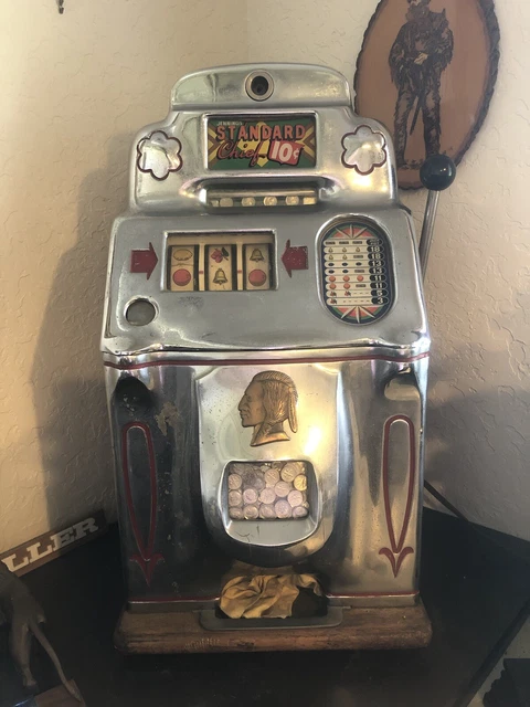 Vintage 1940’s Jennings Standard Chief Dime Slot machine. Is Not Working.