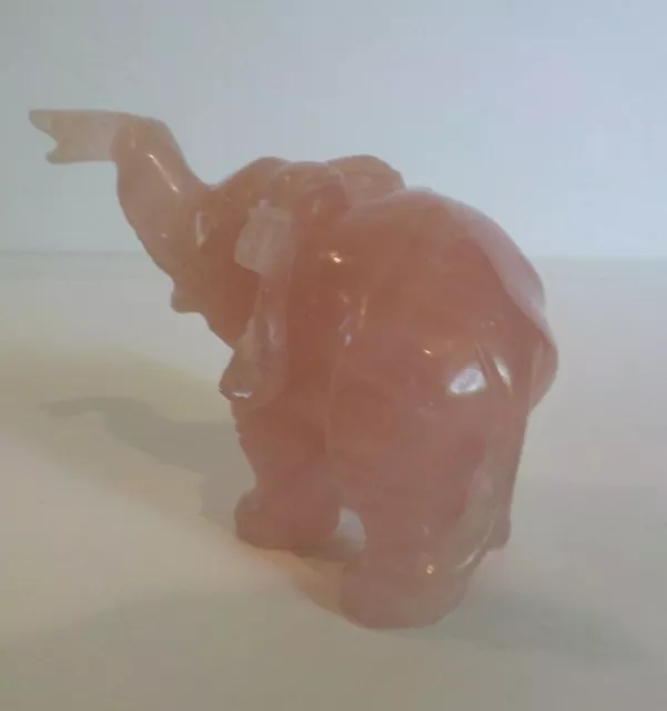 Pierre précieuse quartz rose sculpture femelle éléphant, tronc up, 2,75" de haut 3