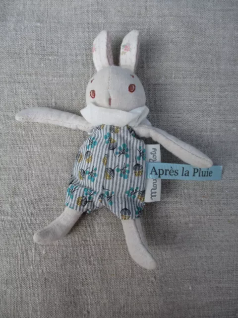 MOULIN ROTY DOUDOU PELUCHE LAPIN APRES LA PLUIE / 15 cm