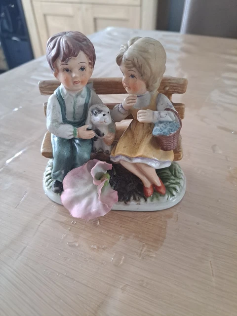 Statuette En Biscuit