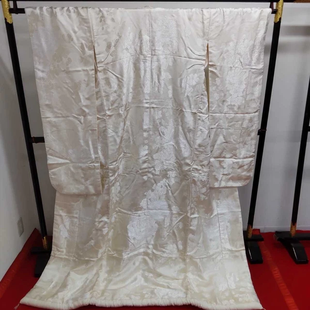 Japanese Kimono Uchikake Luxurious Wedding Embroidery Flower White K467