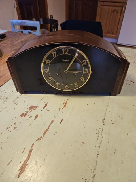 L'horloge de cheminée de Junghan. Art Déco.