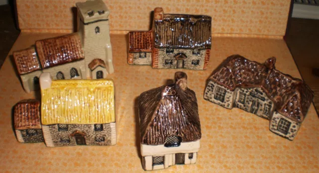 Tey Pottery x 5 miniature ceramic houses - Britain in Miniature