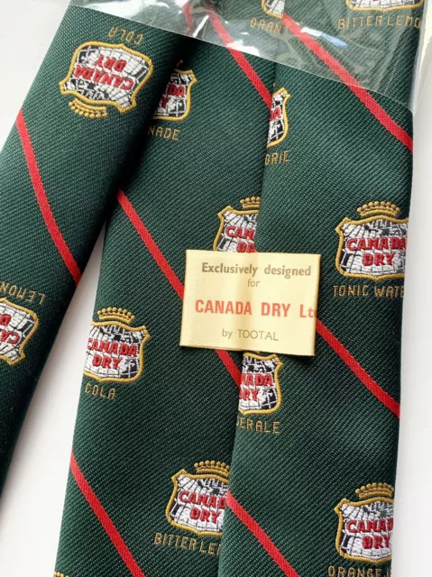Cravatta collo nuova con zecca vintage Canada di Tootal verde scuro e rosso a righe logo