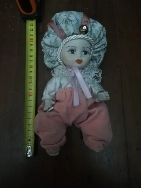 Bambola in porcellana artigianale alta 20 cm