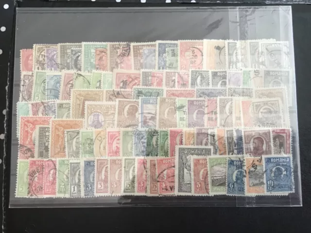 Roumanie Belle plaquette de 100 timbres oblitérés qq classiques.