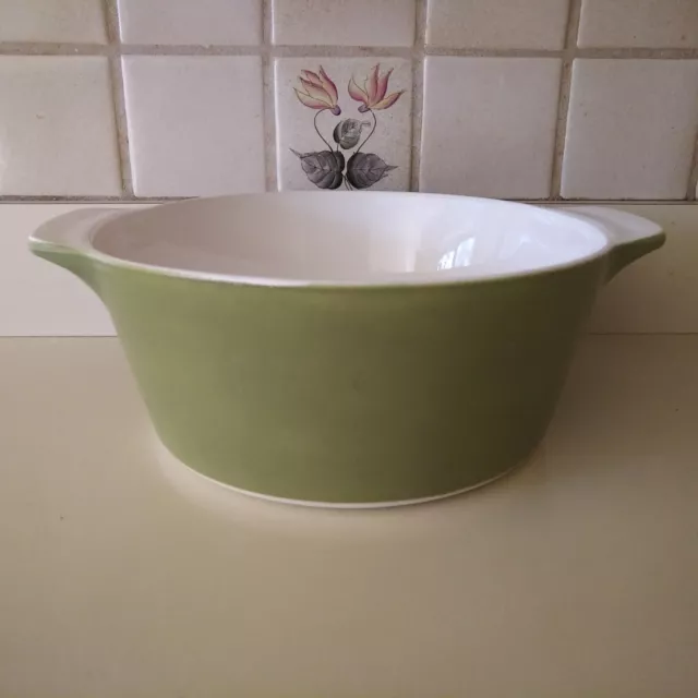 https://www.picclickimg.com/i8IAAOSwJVplSRH6/Corning-Ware-Green-Avocado-Dutch-Oven-Pot-Bowl.webp