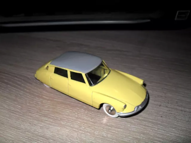 Dinky toys made in France Citroen DS 19 Réf: 24C