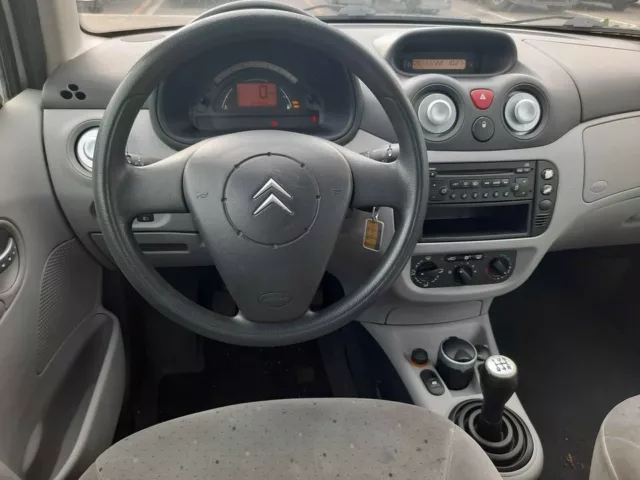 C3 hdi 1.4 en 2003  70CV 5
