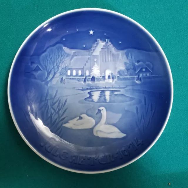 Bing Grondahl Jule After Plate Christmas in the Village Swans B&G Vintage 1974