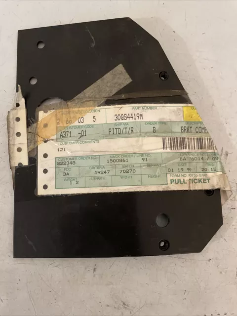 Genuine Mack Wiper Motor Plate Bracket 30Qs4419M New Oem