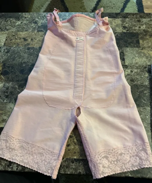 Vintage Full Body Long Line Girdle !   Size Small. Pink