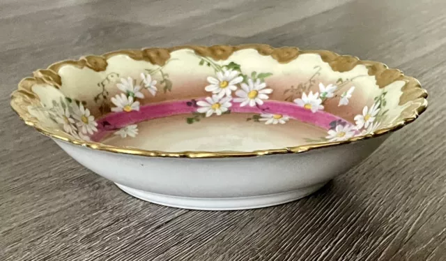 Antique CORONET LIMOGES France Handpainted 7” Bowl Daisies & Gold Scalloped Rim