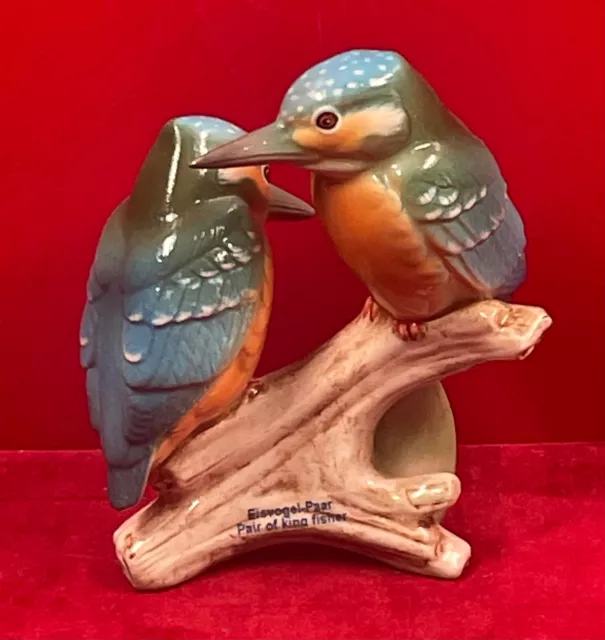 Oiseau  en porcelaine, Goebel 8 x 10,5 x 4,5 cm