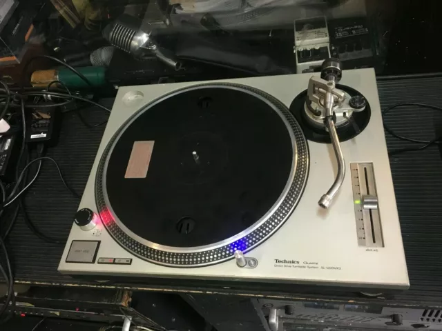 Single TECHNICS SL1200MK2 SL 1200 MK2 DJ TURNTABLE no cover 120/230v //ARMENS