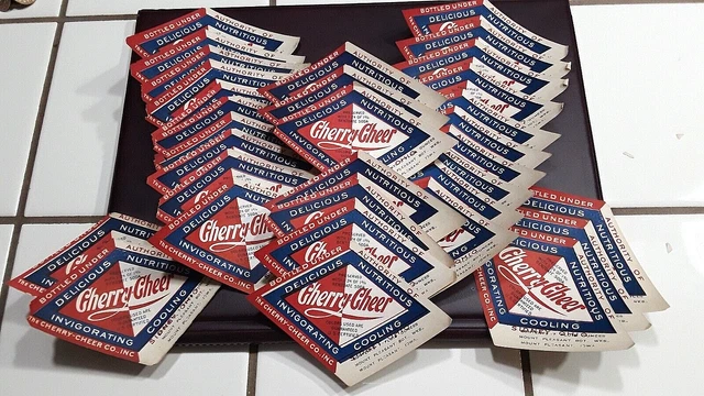 Lot 32 Old CHERRY CHEER SODA Paper Bottle LABELS Mt Pleasant IA    FREE SHIPPING