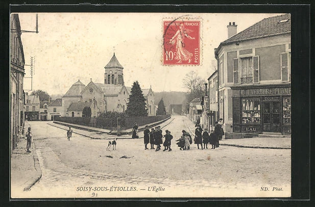 CPA Soisy-sous-Etoilles, L´Eglise, des enfants auf der Strasse