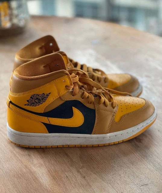 Size 7.5 - Jordan 1 Retro OG High Pollen
