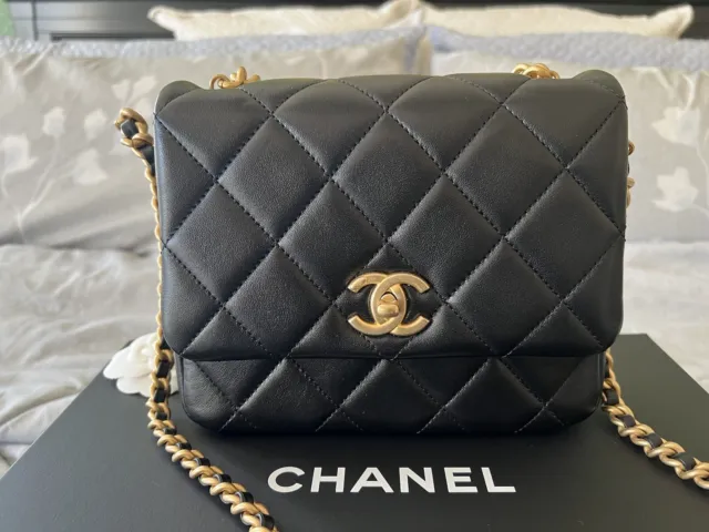 CHANEL PERFECT FIT Flap Bag **RARE** size SMALL* Adjustable Strap
