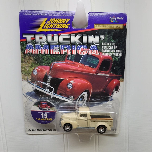 Modellino Johnny Lightning 1/64 – 1940 Ford Delivery Van Texaco Bianco, Edizione JLTX001