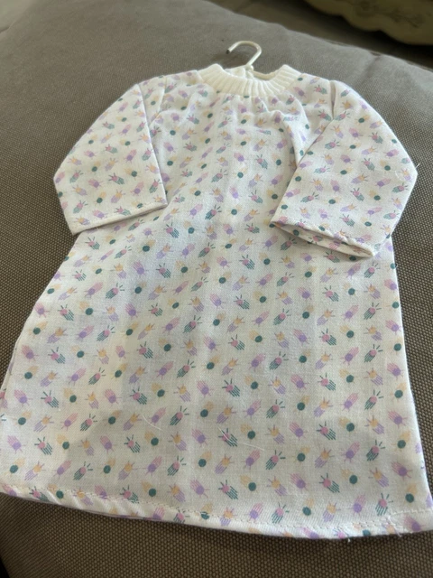 Robe parme brodée mode 1878 pour poupée ancienne - Taille 8 (19») - Canada