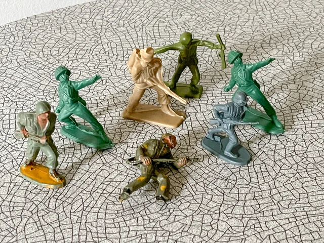 Lot De 5 Soldats En Plastique 5,5 Cm - Figurines Seconde Guerre Mondiale échelle 1:32