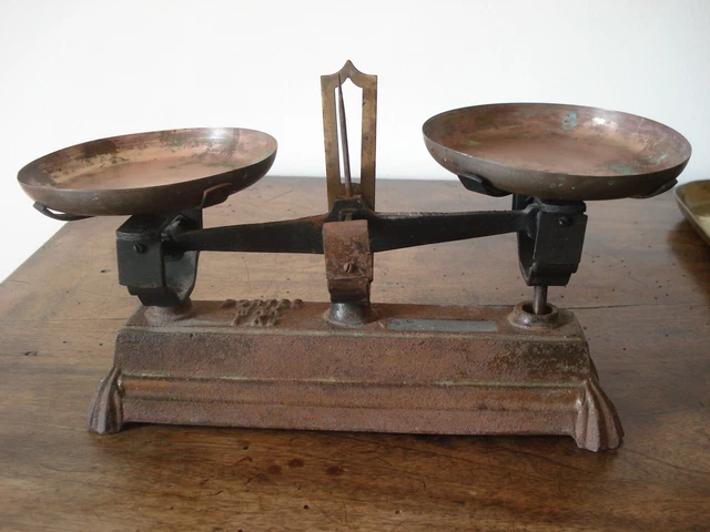 PETITE BALANCE DE BUREAU Precision Socle Bois Noirci Laiton XIXe PESE-LETTRES EUR 45,00