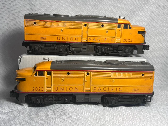 VTG Lionel 2023 Union Pacific Diesel Locomotive & Dummy O Gauge Gray & Yellow