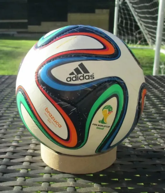 https://www.picclickimg.com/i9kAAOSwgCtlfldy/Adidas-World-Cup-Brazil-2014-Brazuca.webp
