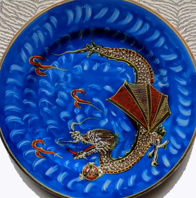 Vintage Hand Painted DRAGON w BOLD BLUE Background PLATE MIJ Made in Japan