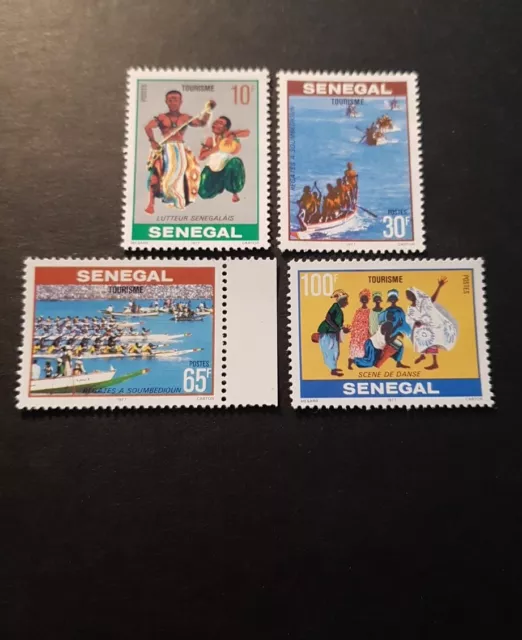 Briefmarke Afrika Senegal Personenwagen N° 480/483 Neu Ohne Gummierung 1978