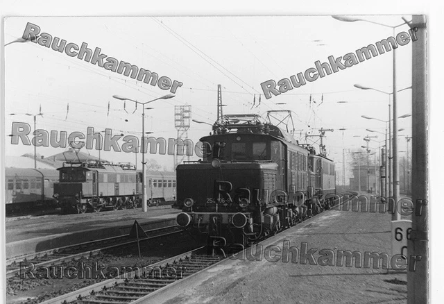 altes Baryt-Foto DR 254 106-8 Ort unbek 70er Jahre - ca 10x15  B2955