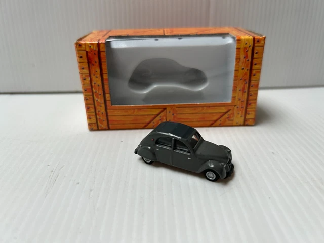 Norev Micro Miniatures 1/86 HO - Citroen 2CV Rouge