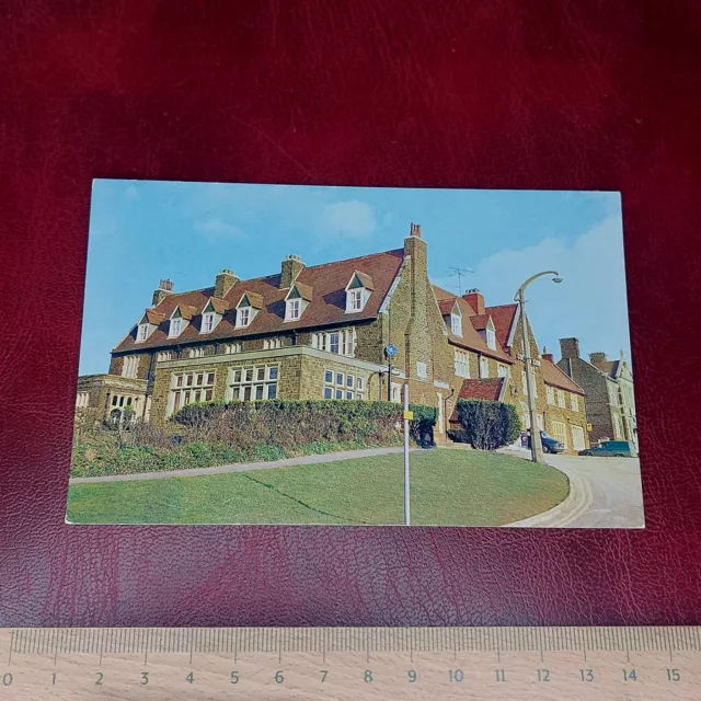 Vintage Postcard The Golden Lion Hotel The Green Hunstanton Norfolk