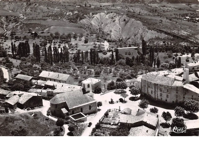 05 .n° 204122. Rosans.vue aérienne.le centre du village.399-49 A. cpsm - 15 x