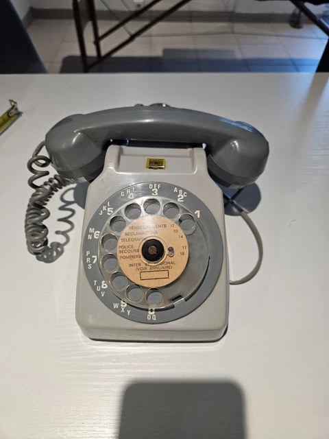 Téléphone vintage socotel s63 ivoire à touches