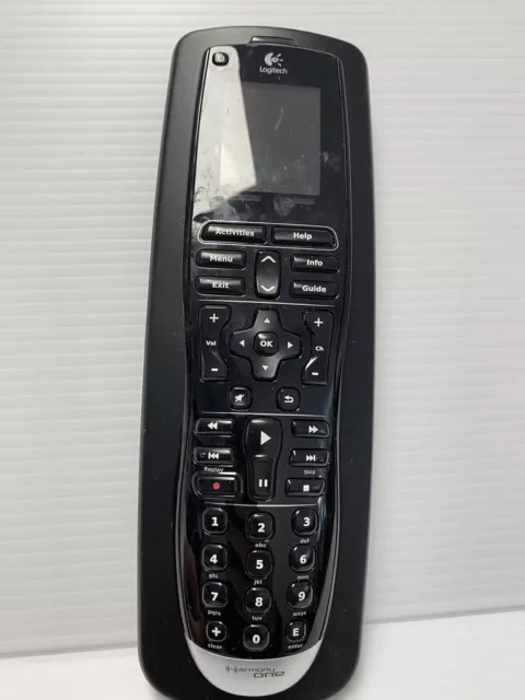 Logitech Harmony One R-IY17 Universal Remote Control & L-LW20 Charging Base*READ