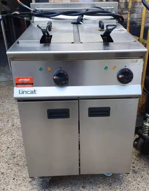 Lincat Opus 800 Double Electric 3 Phase Filtration Fryer OE8113/F/S