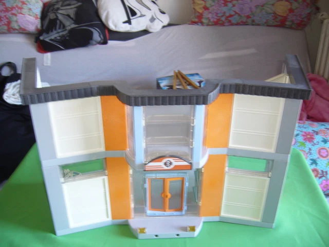 PLAYMOBIL Réf: 70190 Hôpital aménagé pour pièces ou a completer