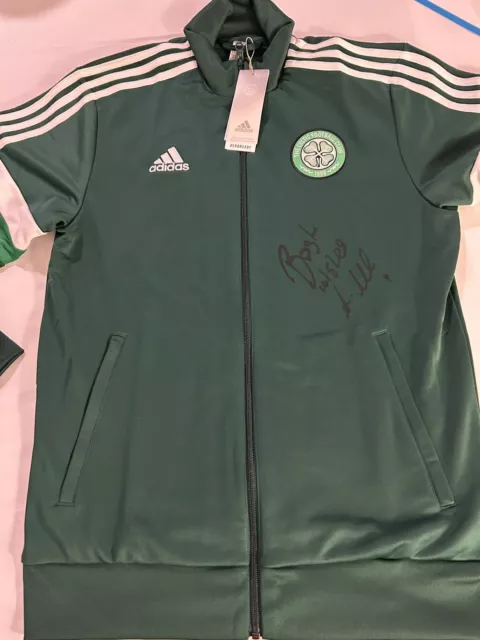 Signed Glasgow Celtic Jacket . Signed by Adam Idah.  Adults M Brand New.