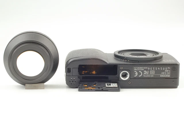 [Near MINT in BOX] Ricoh GR Digital 8.1MP Digital Camera + GT-1 GH-1 from JAPAN 4