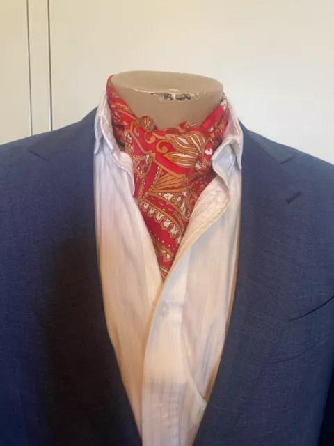 VINTAGE 1960s  RAYON  CRAVAT OR ASCOT