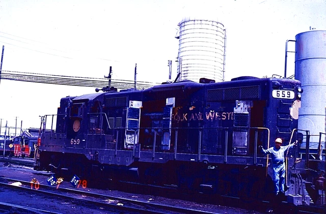 Duplicate Slide Norfolk & Western Gp-9 #659 Houston, Texas October 7, 1978